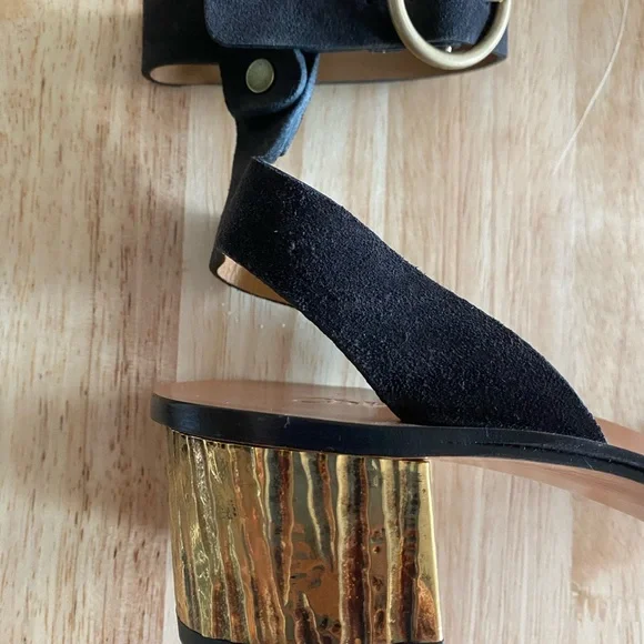 Never worn Chloe Black and Gold Block Heel Sandals - Picture 2 of 8